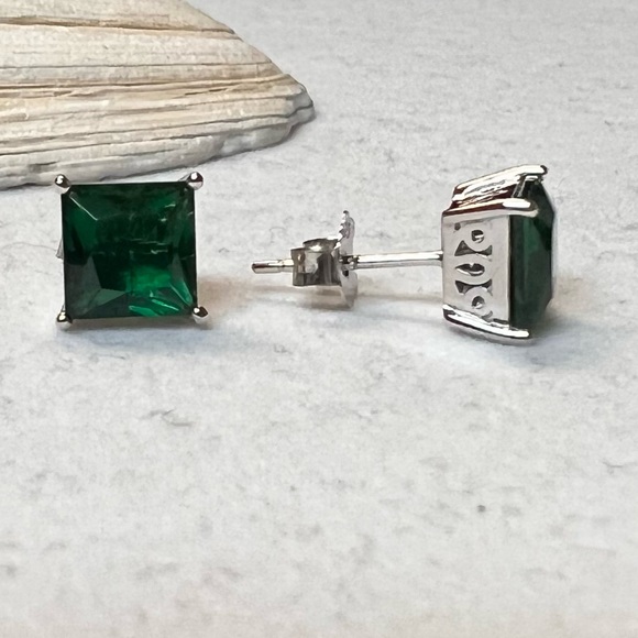 Earring. 925 Sterling Silver Emerald - Picture 4 of 4